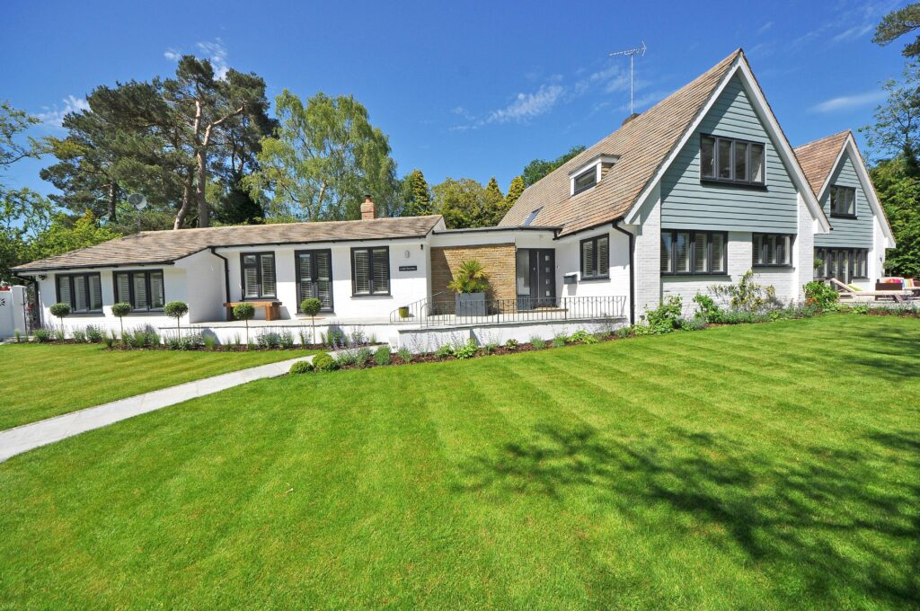 Lawn Maintenance-service-pickering-ajax-whitby-oshawa